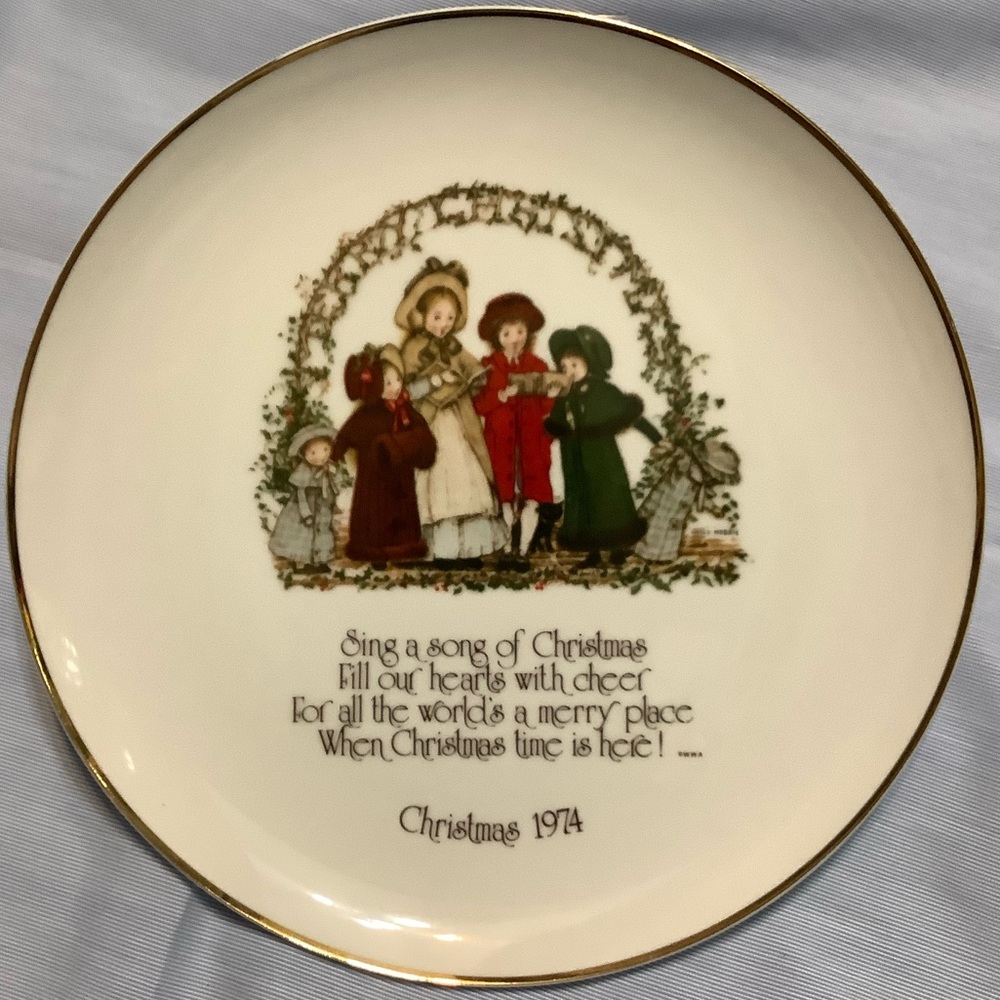 Holly Hobby Commemorative Edition Plate 1974